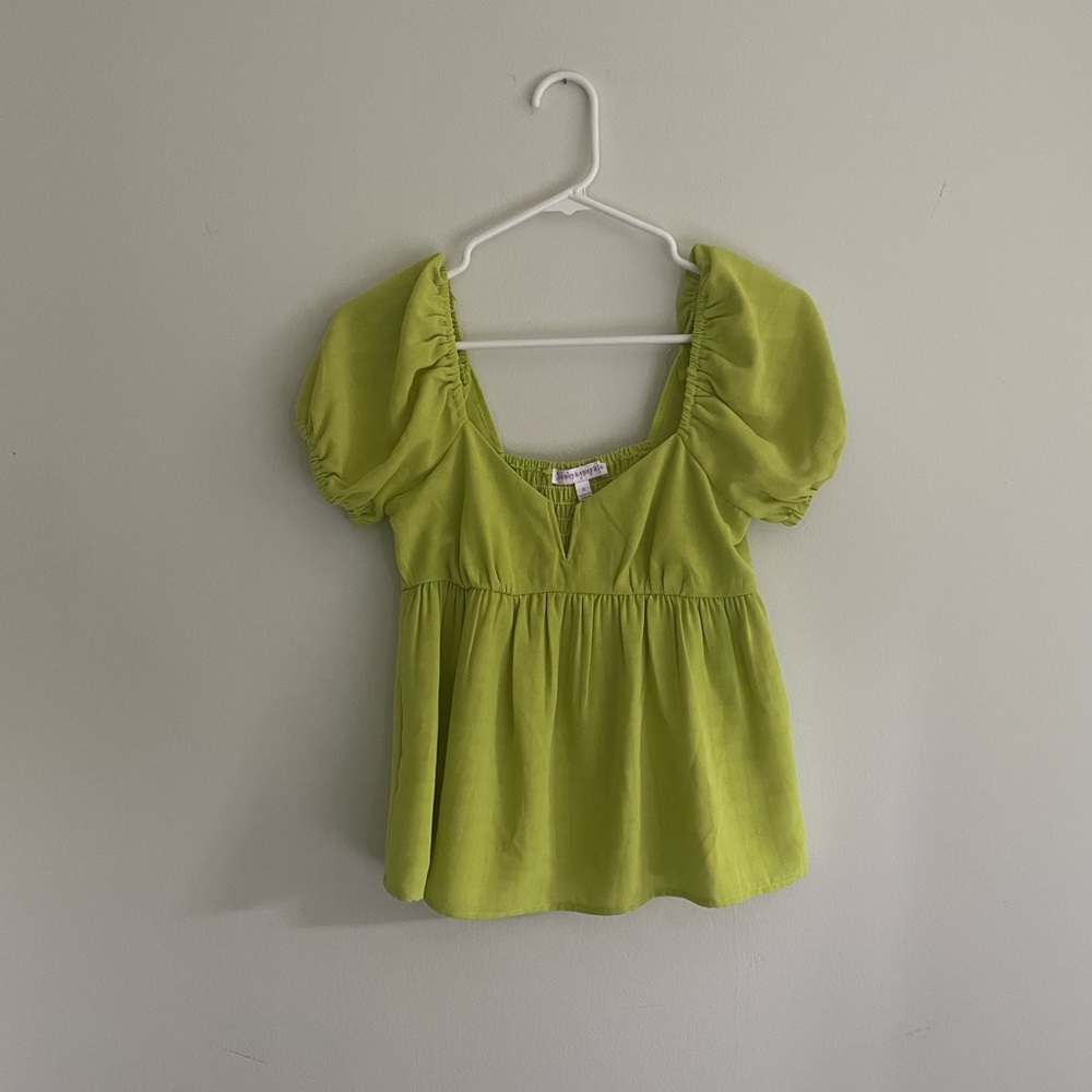 Honey & Sparkle Green Puff Sleeve Babydoll Top. Size Small